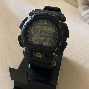 Casio: Black G-Shock Watch